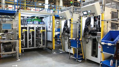 Robotická buňka kompletace chladiče Robotická buňka kompletace chladiče