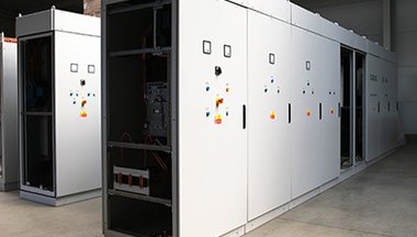 Rozvaděčové skříně pro rozvodnu blokovny a nůžek Rozvaděčové skříně pro rozvodnu blokovny a nůžek